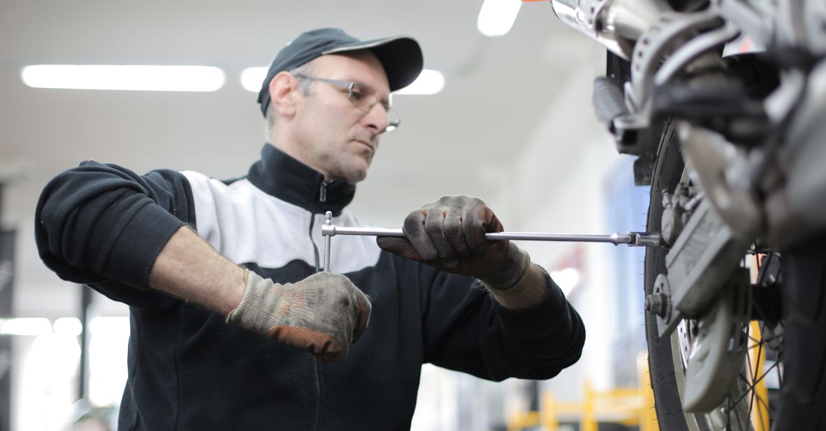 locksmith uniform professional — Bridgeview Locksmith