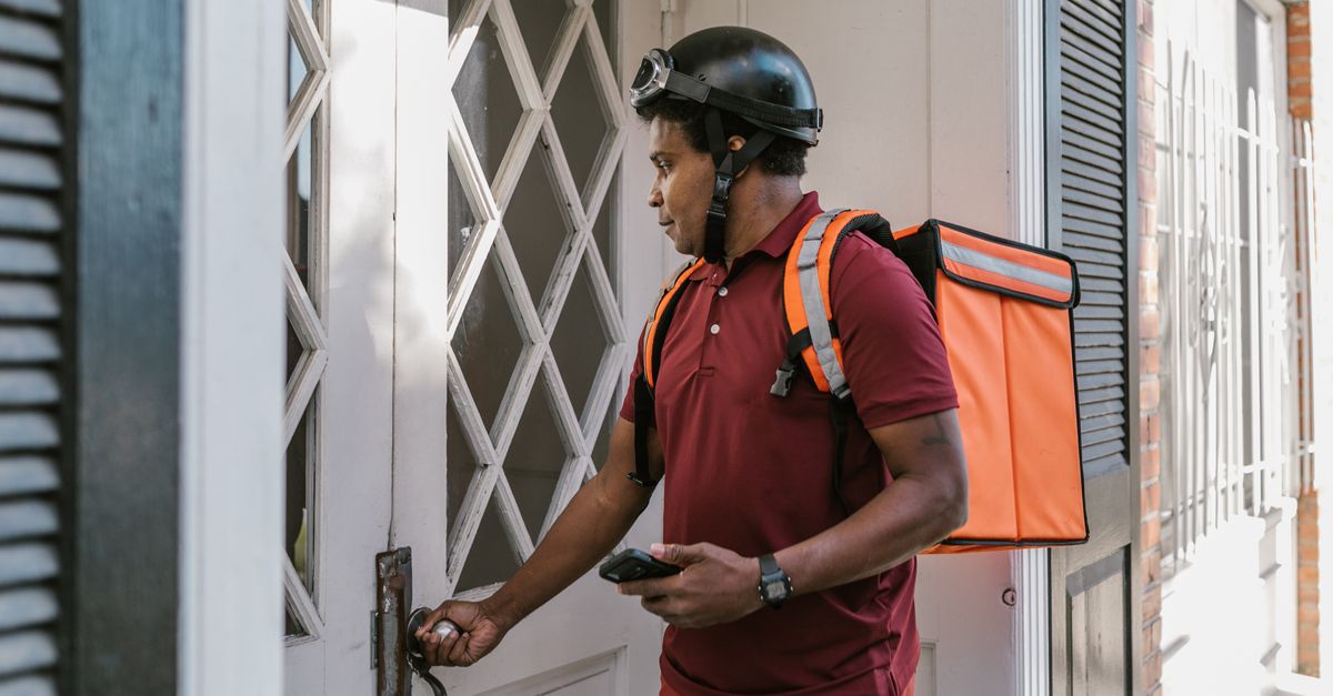 locksmith uniform professional — Bridgeview Locksmith
